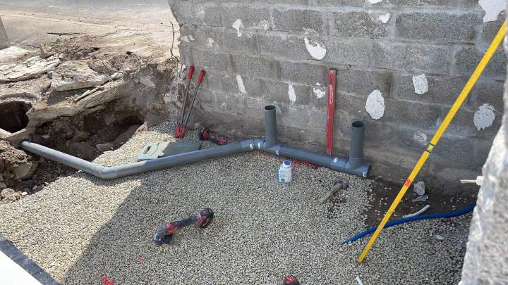 Installation de plomberie pour un système d'évacuation des eaux usées Josselin