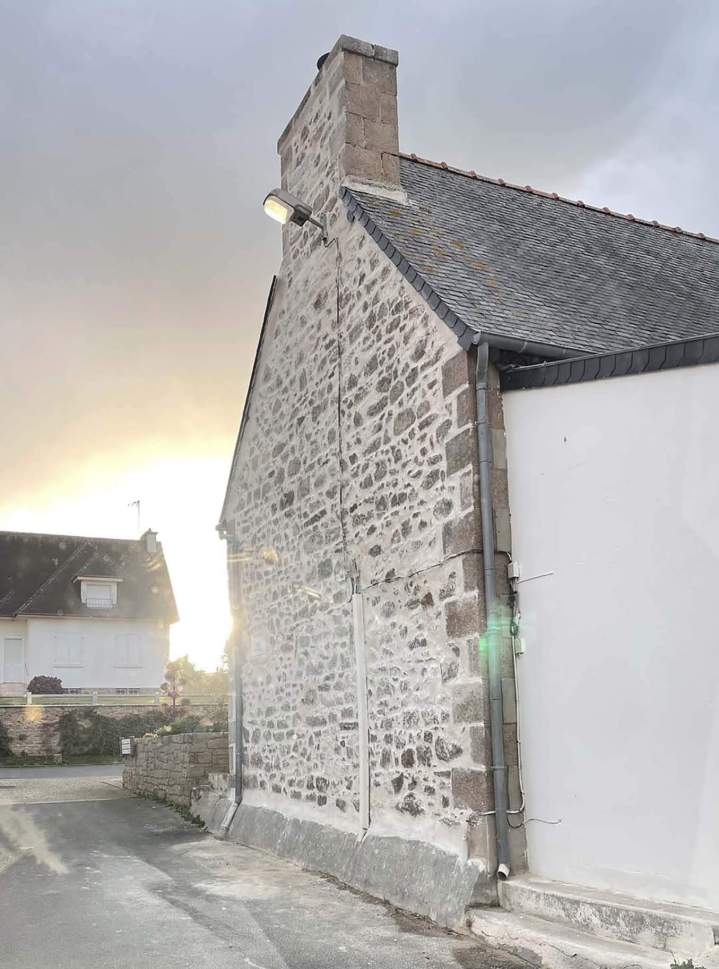 Mur extérieur d'une maison enduit Josselin